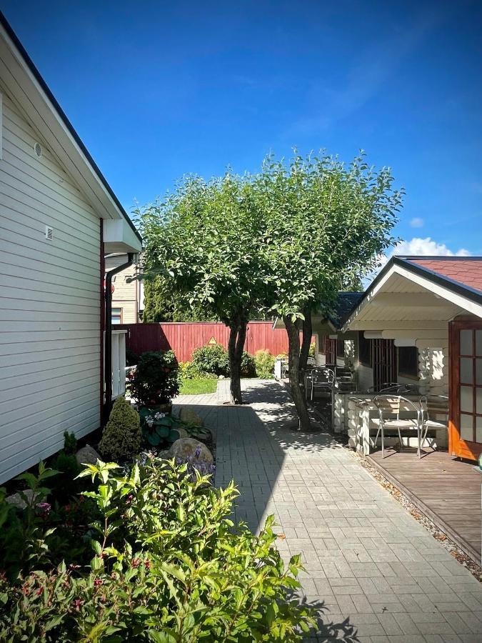 Aleksandri Guesthouse Parnu Luaran gambar